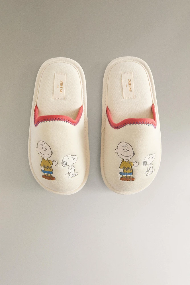 CHAUSSONS ENFANT OUVERTS À L’ARRIÈRE PEANUTS™