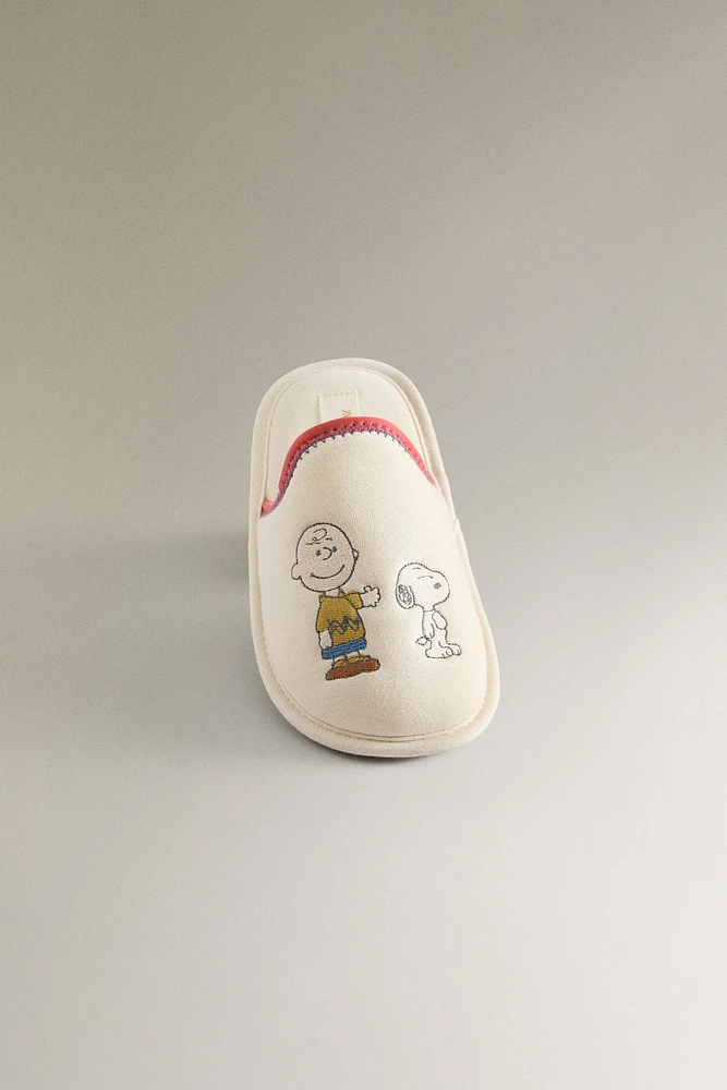 CHAUSSONS ENFANT OUVERTS À L’ARRIÈRE PEANUTS™