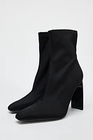 HEELED ANKLE BOOTS WITH TOPSTITCHING