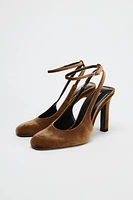 ANKLE STRAP VELVET EFFECT HEELS