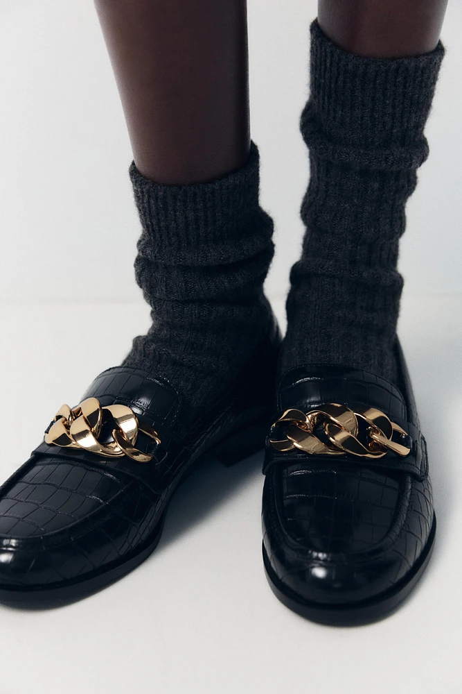 CHAIN EMBOSSED LOAFERS