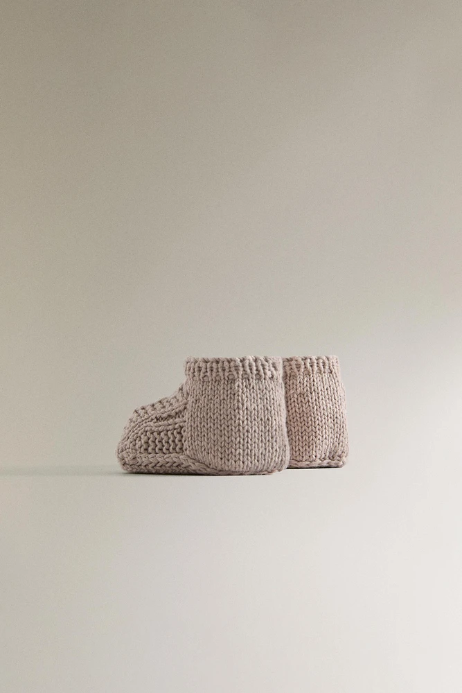 CHUNKY KNIT BOOTS