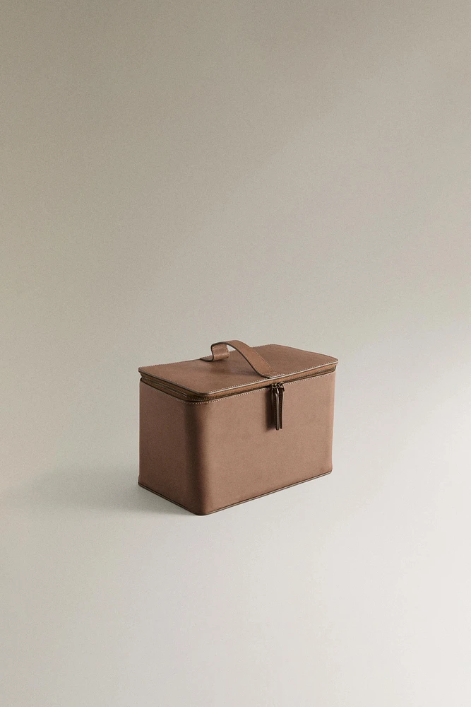 LEATHER MAKEUP BAG