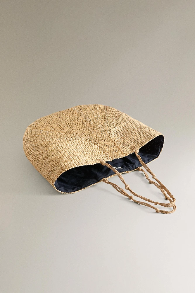 BRAIDED STRAW BAG WITH KNOTS