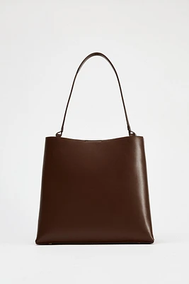 MINIMALIST BUCKET BAG