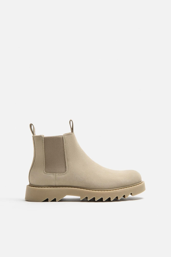 LEATHER CHELSEA BOOTS