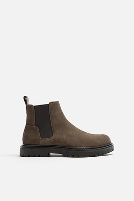 LEATHER CHELSEA BOOTS