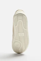 RETRO STYLE SNEAKERS