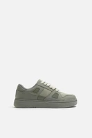RETRO STYLE SNEAKERS