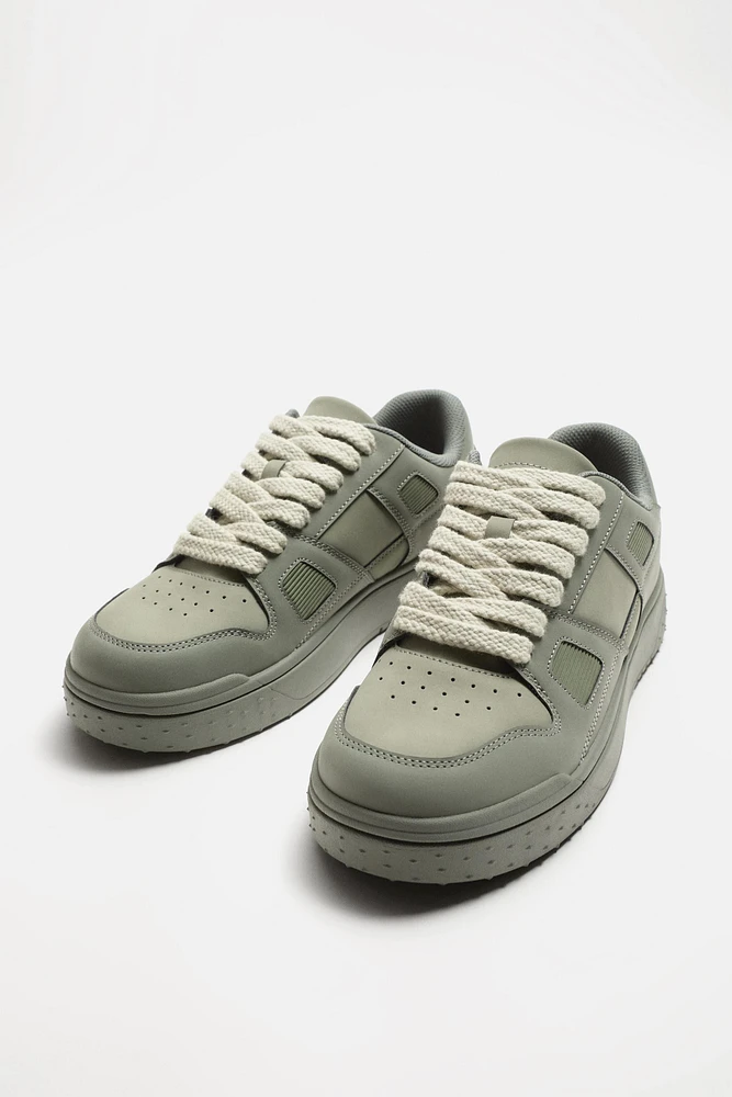 RETRO STYLE SNEAKERS