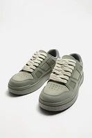 RETRO STYLE SNEAKERS