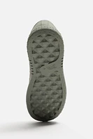RETRO STYLE SNEAKERS