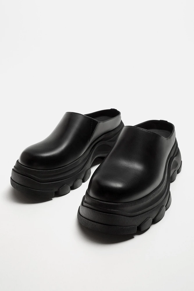 CHUNKY SOLE CLOGS