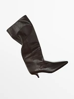 Heeled leather boots