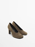 Split suede heeled shoes