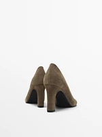 Split suede heeled shoes