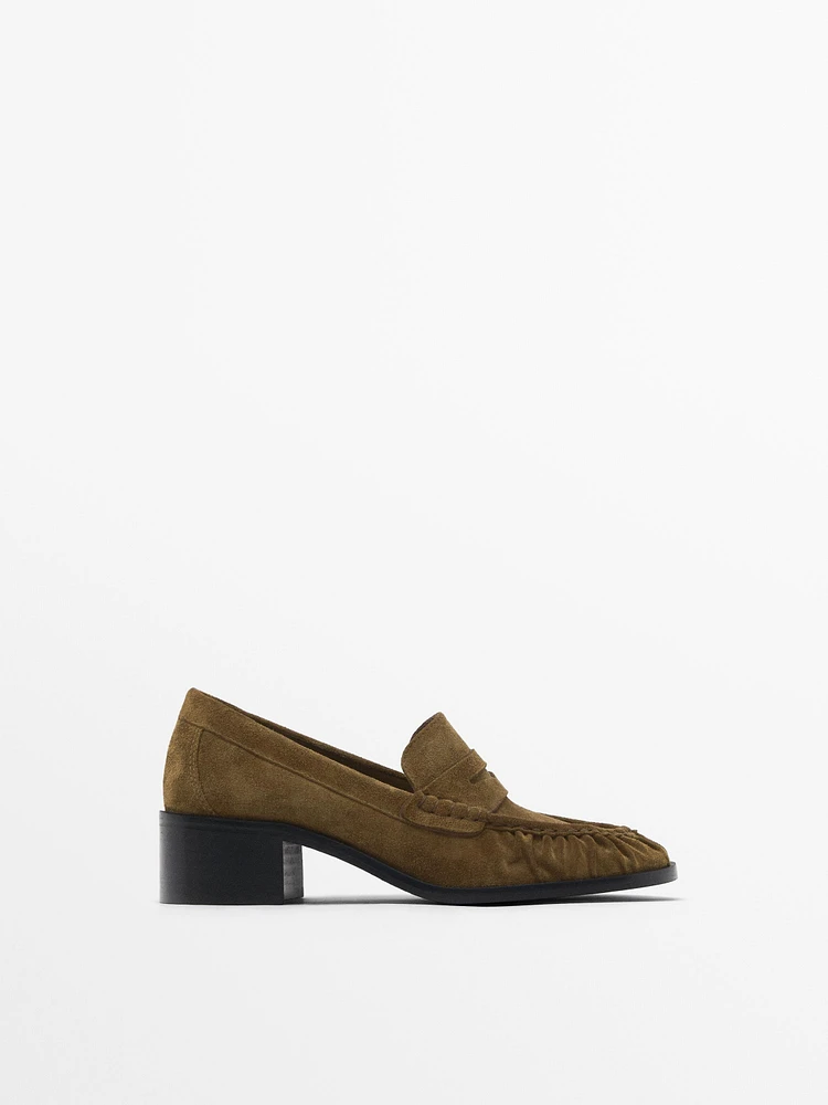 Split leather heeled loafers