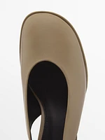 High-heel slingback shoes