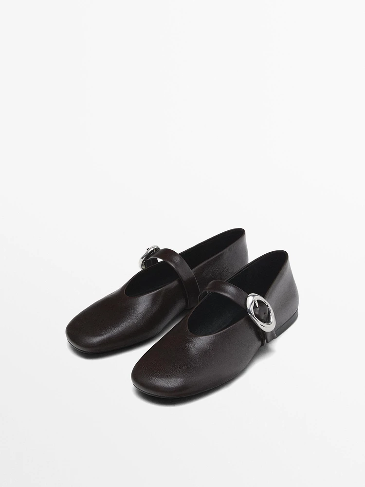 Ballet flats with metal buckle