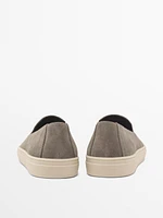 SPLIT SUEDE MOCCASINS