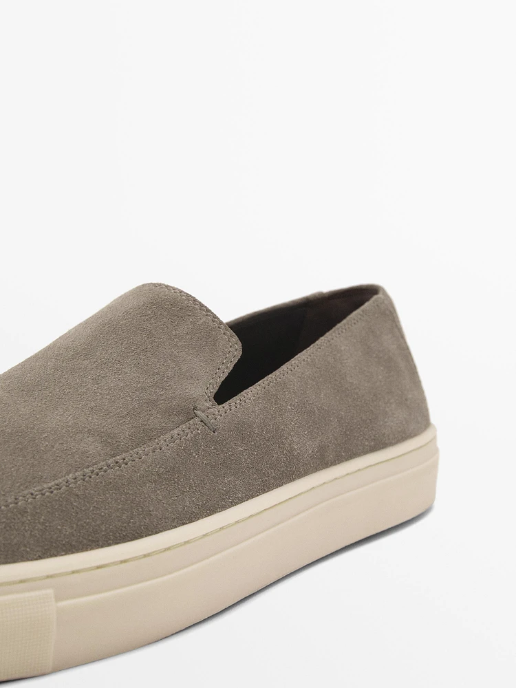 SPLIT SUEDE MOCCASINS