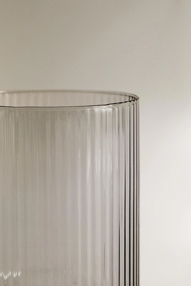 BOROSILICATE GLASS TUMBLER WITH RAISED LINES