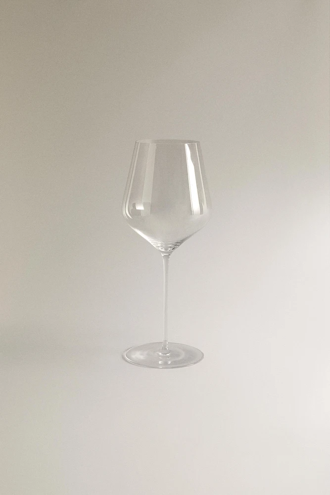 BLOWN CRYSTALLINE WINE GLASS