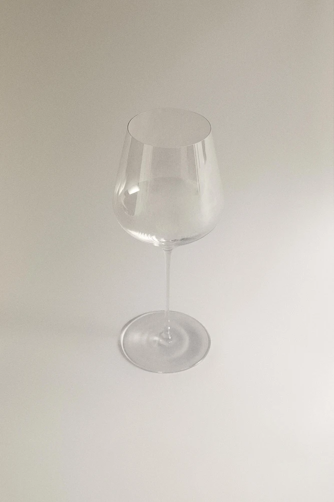 BLOWN CRYSTALLINE WINE GLASS