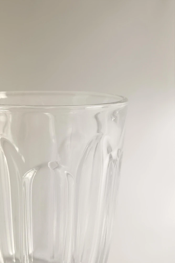 COFFEE TUMBLER WITH RAISED DESIGN