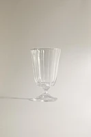 RAISED FACETED WINE GLASS