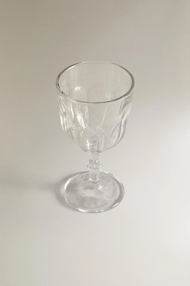 RAISED DESIGN WINE GLASS