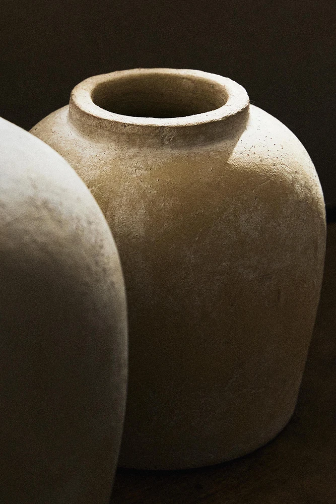 CERAMIC VASE