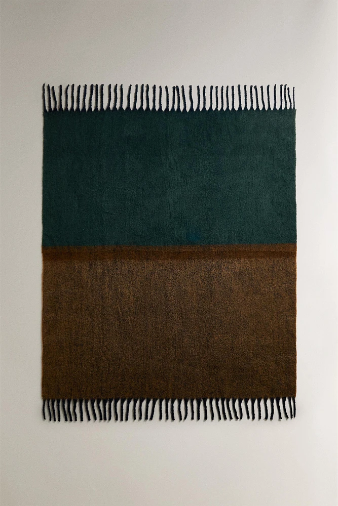 FRINGED BLANKET