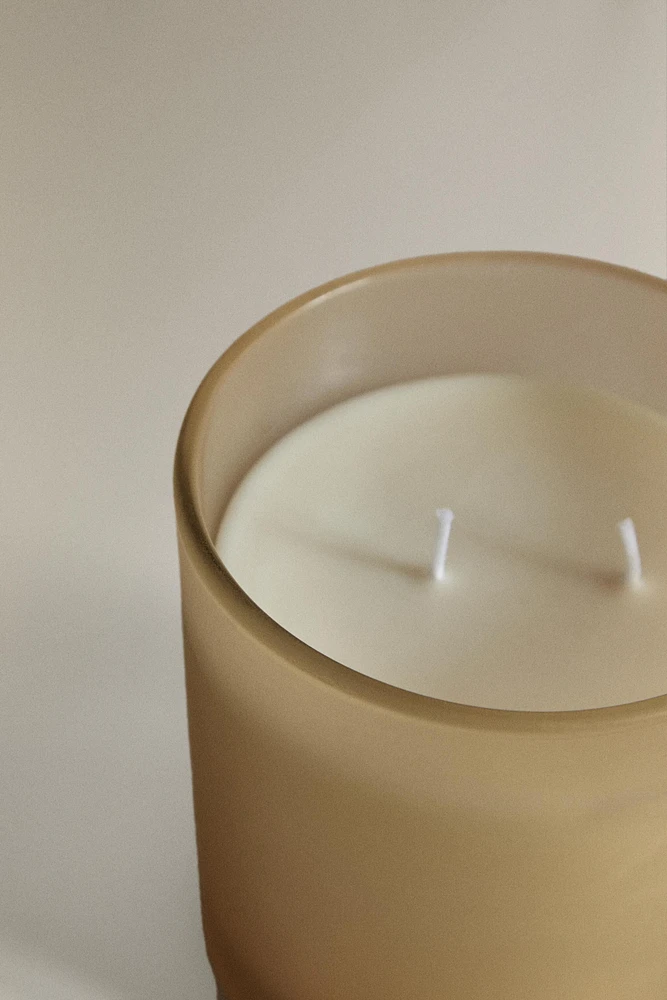 (350 G) SILK PEONY SCENTED CANDLE