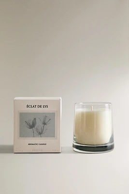 (200 G) ÉCLAT DE LYS SCENTED CANDLE