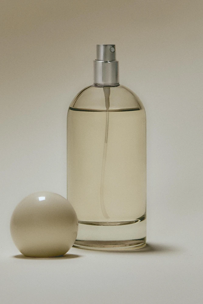 (3.38 oz) CUIR D'IRIS SPRAY DIFFUSER