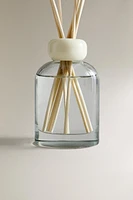 (4.06 oz) ÉCLAT DE LYS SCENTED REED DIFFUSER