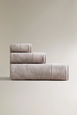 TEXTURED STRIPE TOWEL