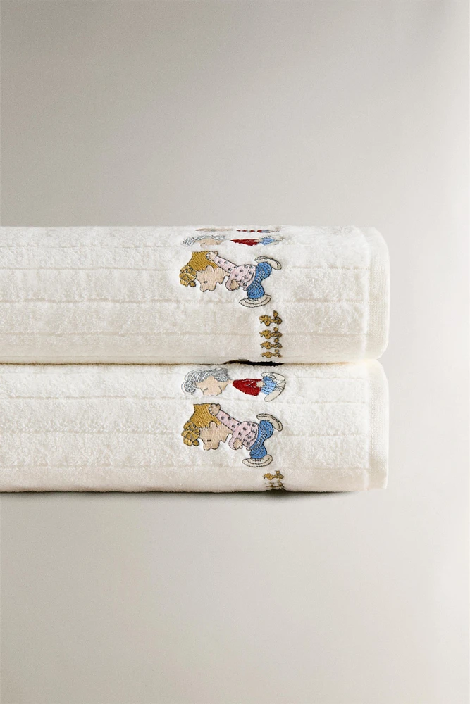 PEANUTS™ CHILDREN’S VELOUR TOWEL