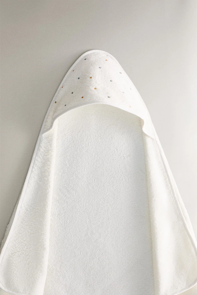 HOODED BABY TOWEL WITH TASSELS