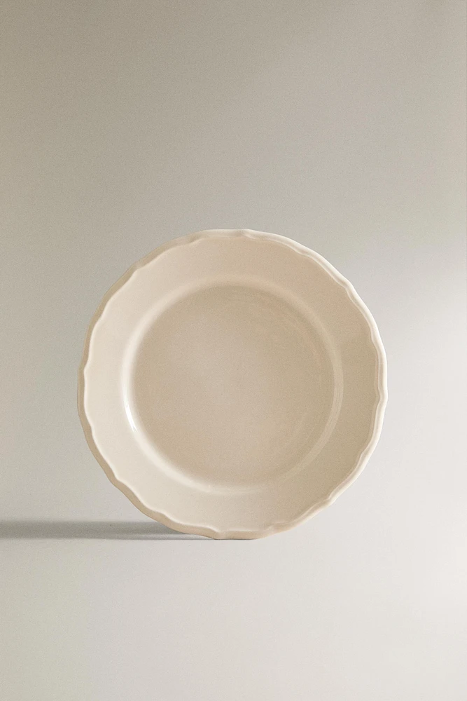 EARTHENWARE DESSERT PLATE WITH RAISED-DESIGN EDGE