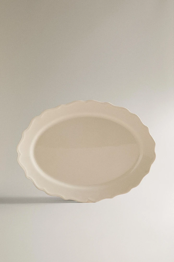 EARTHENWARE SERVING DISH WITH RAISED-DESIGN EDGE