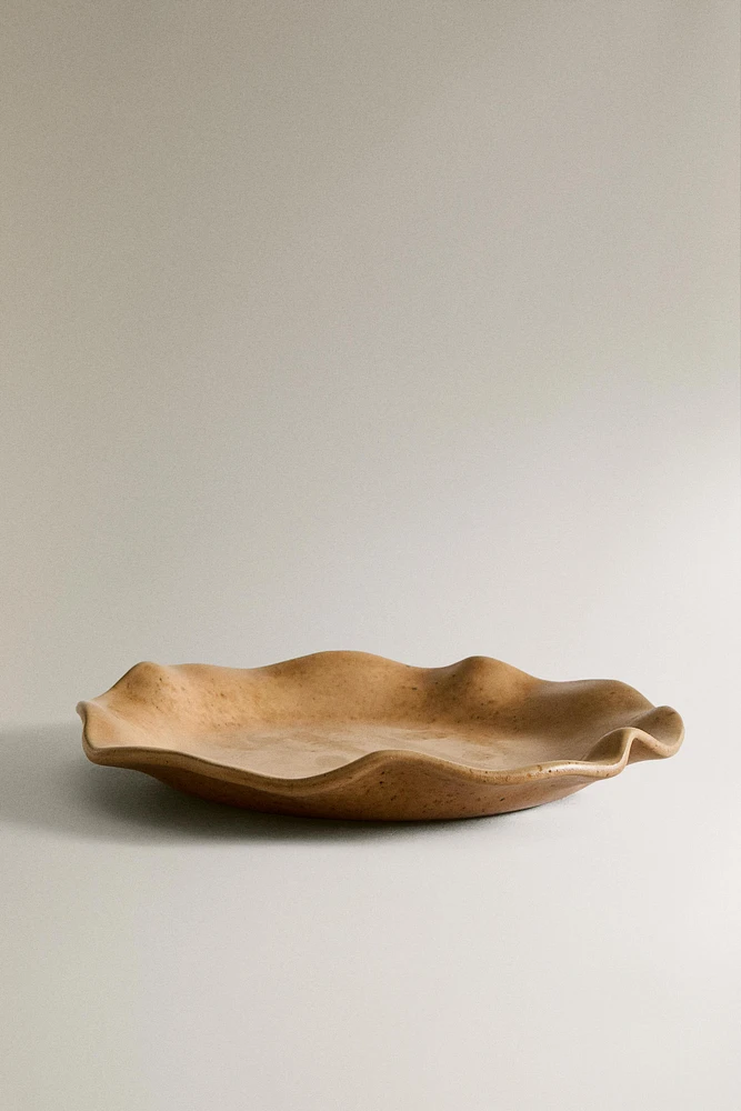 SCALLOPED TERRACOTTA DESSERT PLATE