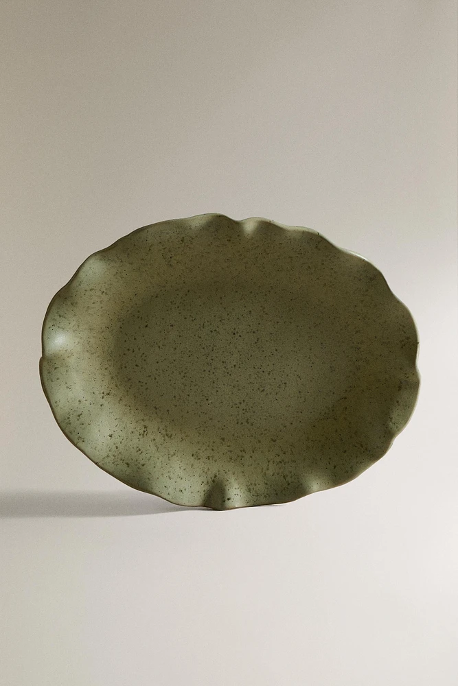 SCALLOPED TERRACOTTA SERVING DISH