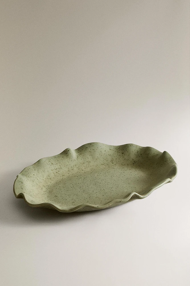 SCALLOPED TERRACOTTA SERVING DISH