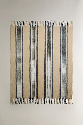 BRUSHED BLANKET WITH CENTRAL STRIPES AND FRINGING