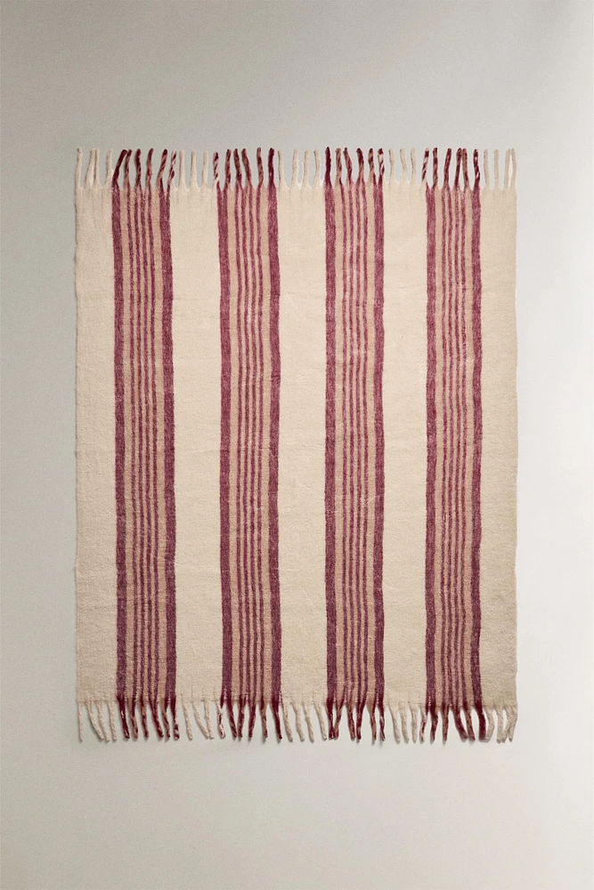 PLAID BROSSÉ RAYURES CENTRALES FRANGES
