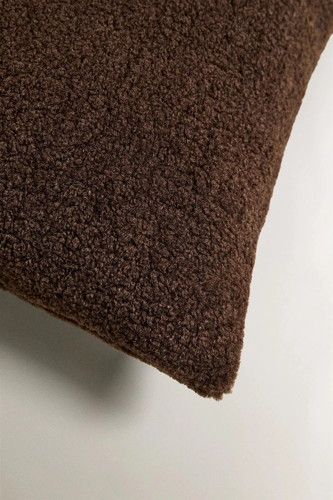 HOUSSE DE COUSSIN EFFET PEAU D’AGNEAU