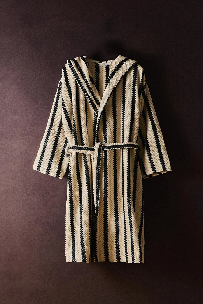 GEOMETRIC JACQUARD BATHROBE