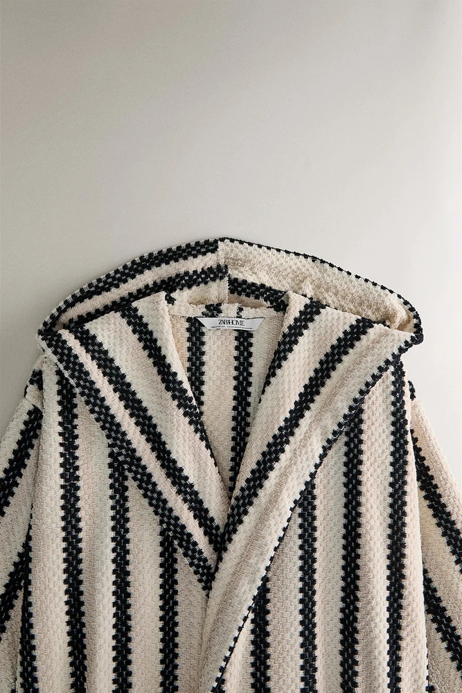 GEOMETRIC JACQUARD BATHROBE